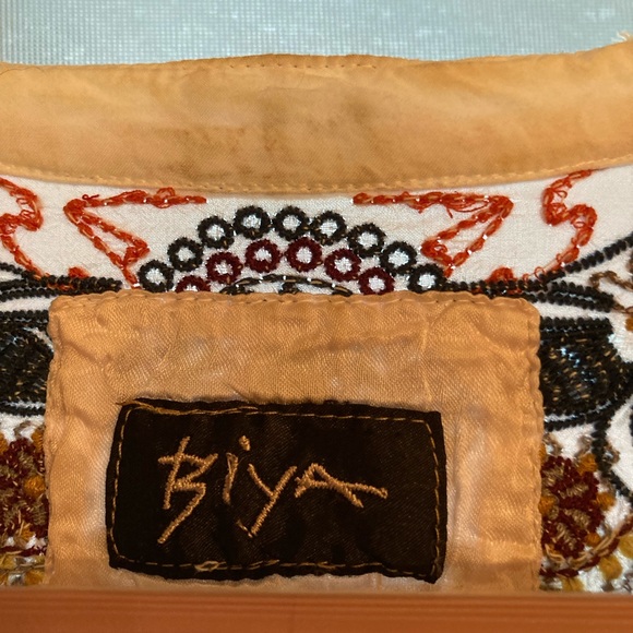 Johnny Was white tunic. - Picture 2 of 4